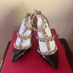 Valentino Rockstar Pump